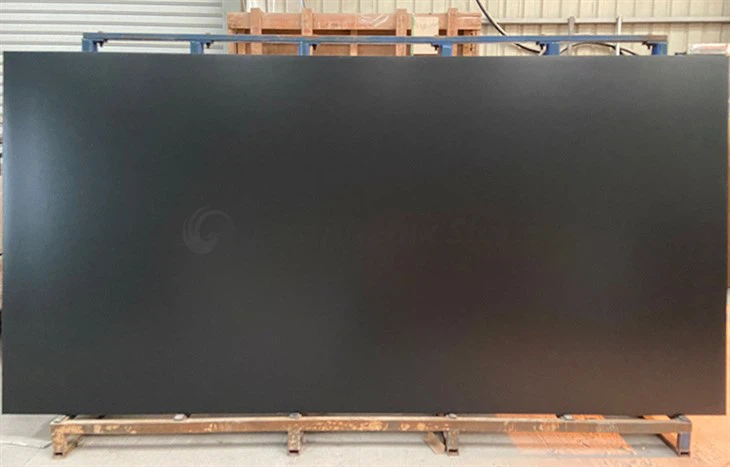 Sintret sten sorte farver mat overflade